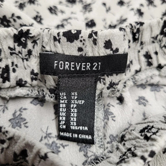 Forever 21 Tassel  Shorts - Picture 4 of 4